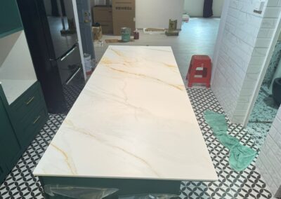 S-8002 Calacatta OroS-8002 CALACATTA ORO SINTER Stone Singapore and Malaysia Durable stone almost scratch proof surfaces, highly stain resistant, strongest material for kitchen counter top